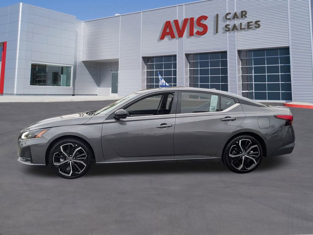 Used 2025 Nissan Altima 2.5 SR image 11