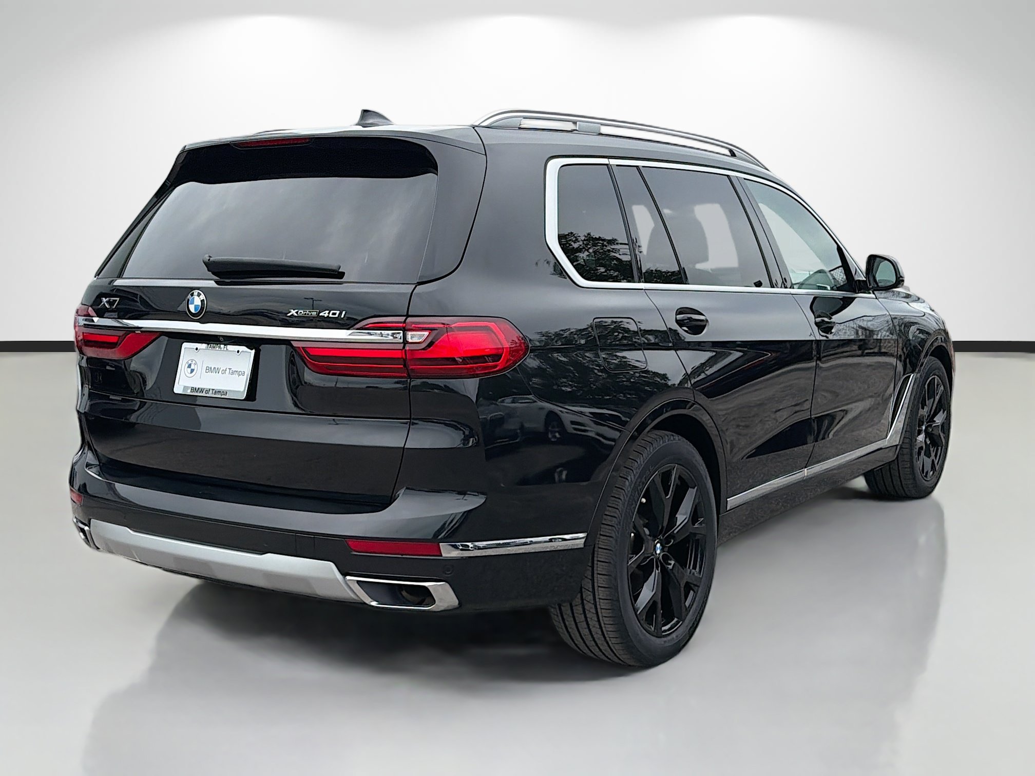 Used 2022 BMW X7 xDrive40i w/ Premium Package AWD/4WD image 3