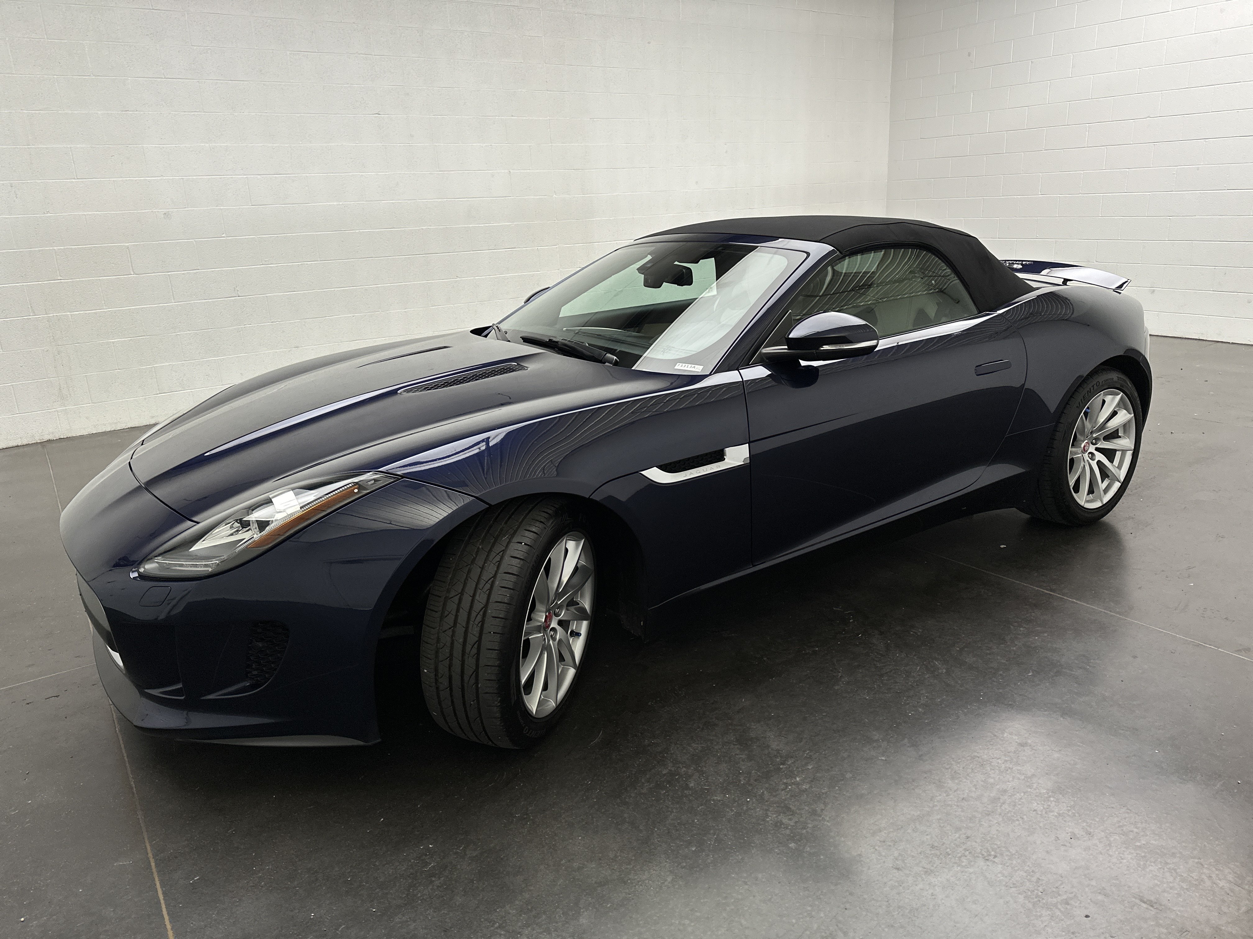 Used 2016 Jaguar F-TYPE Convertible RWD image 3