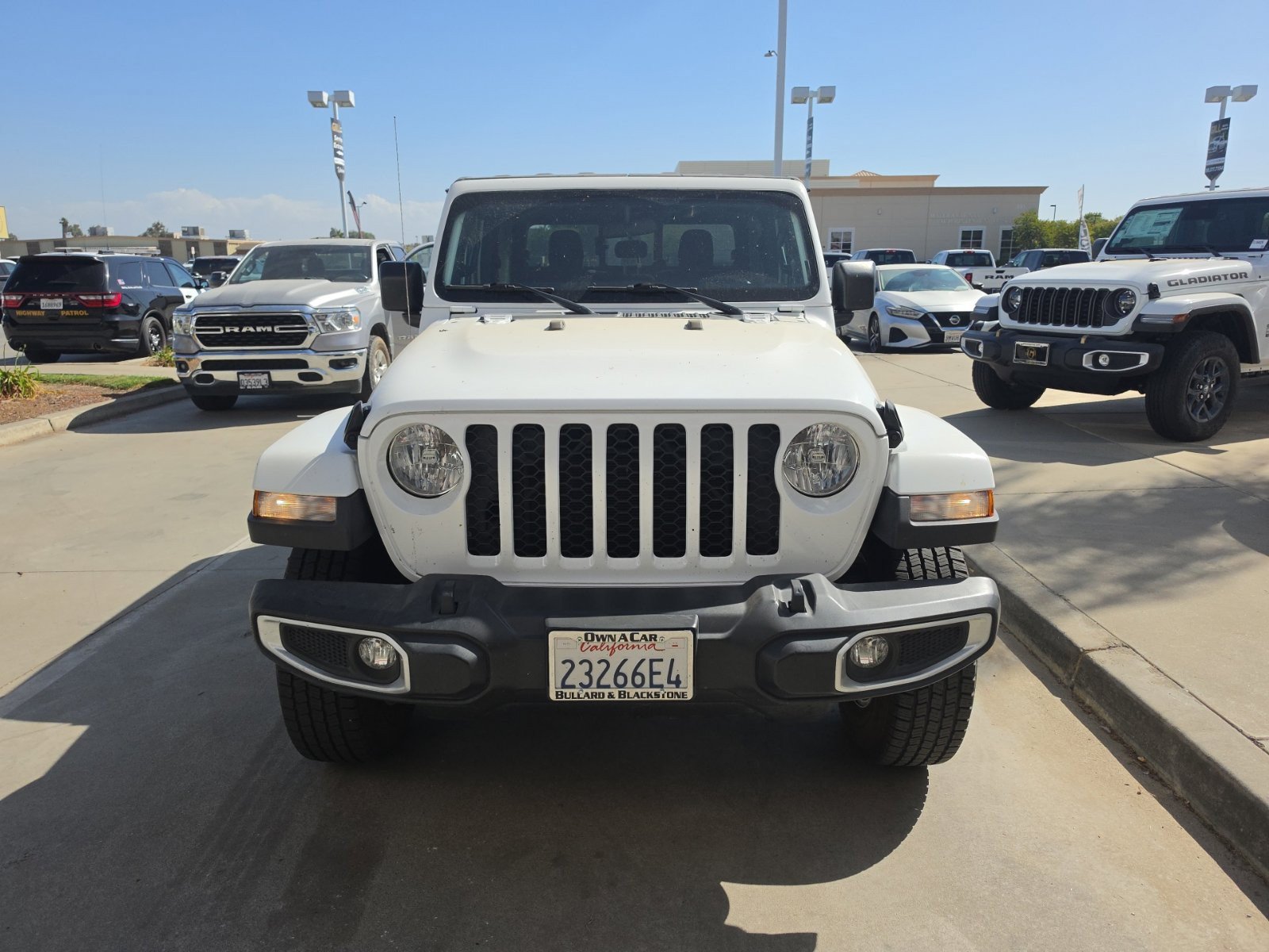 Used 2023 Jeep Gladiator Sport AWD/4WD image 2