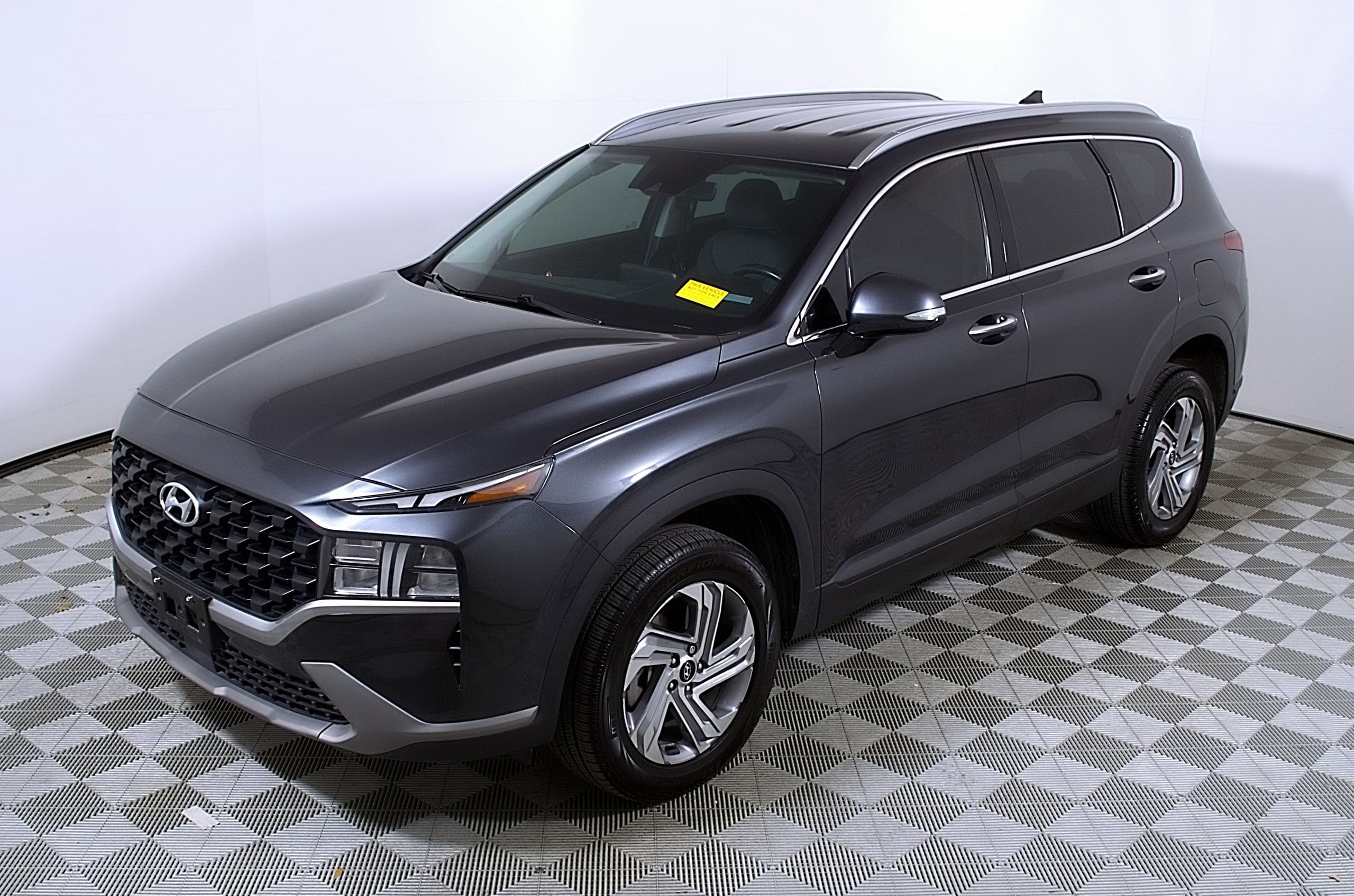 Used 2023 Hyundai Santa Fe SEL w/ Cargo Package AWD/4WD image 3