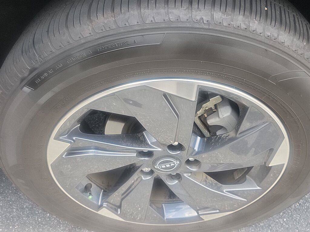 Used 2026 Nissan Rogue SV FWD image 13