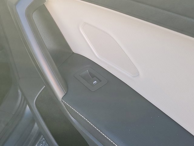 Certified 2022 Volkswagen Tiguan S image 10