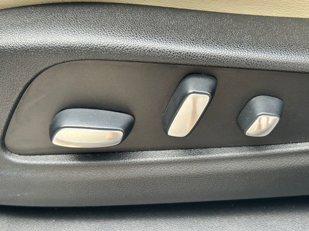 Used 2019 Cadillac XT5 Luxury FWD image 30