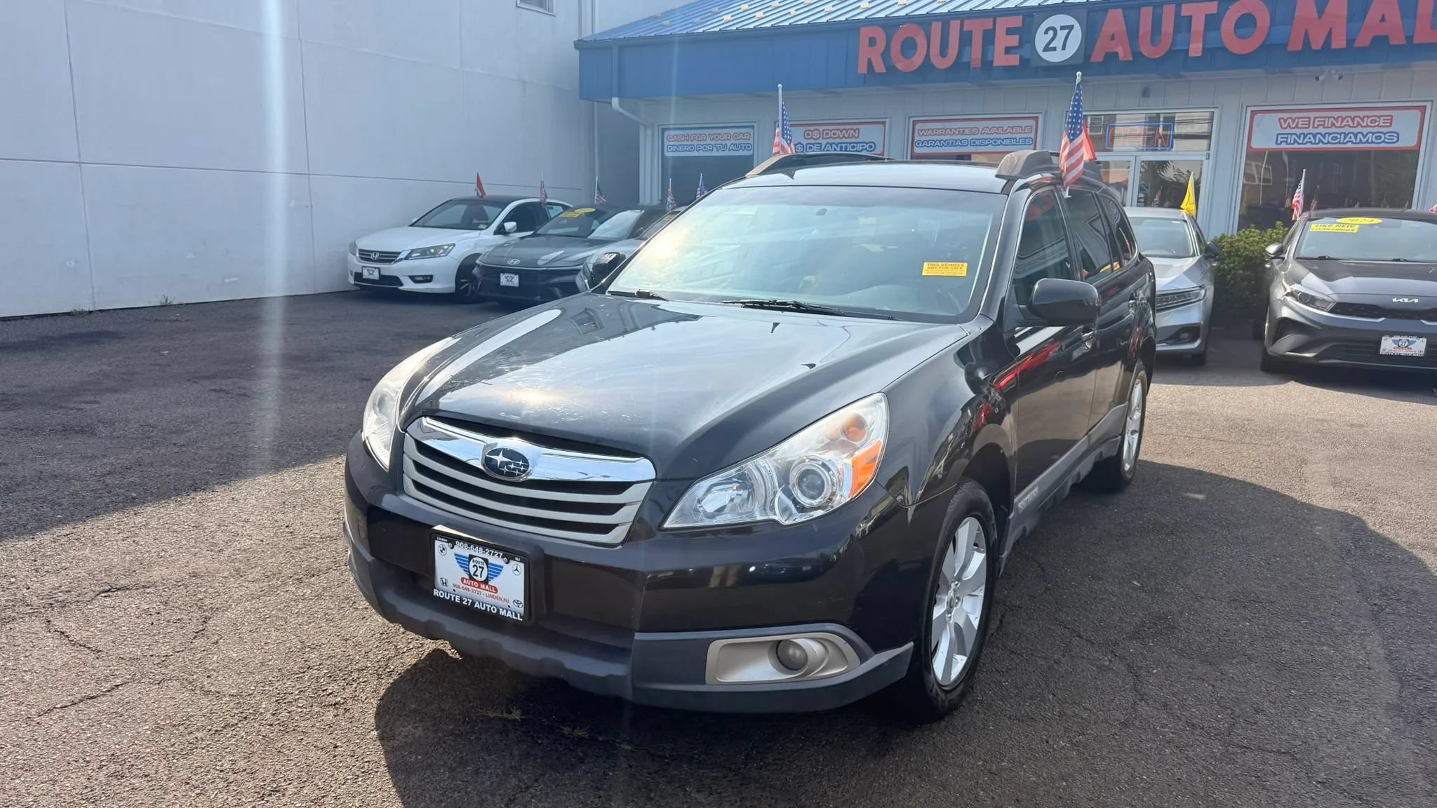 Used 2011 Subaru Outback 2.5i Premium w/ All-Weather Pkg AWD/4WD image 4