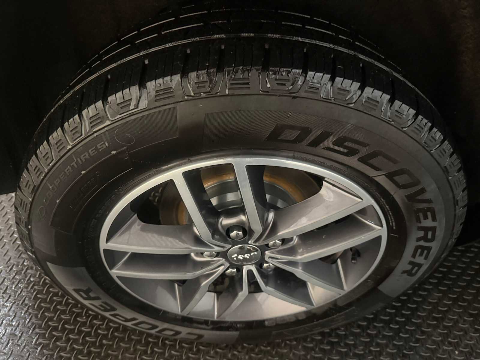 Used 2018 Jeep Grand Cherokee Limited AWD/4WD image 13