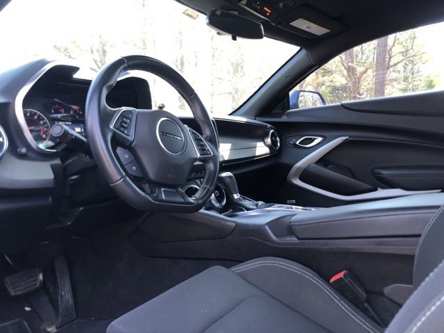 Used 2021 Chevrolet Camaro LT w/ Technology Package image 16