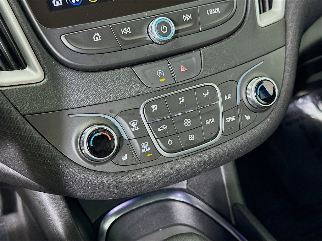 Used 2024 Chevrolet Malibu LT image 25