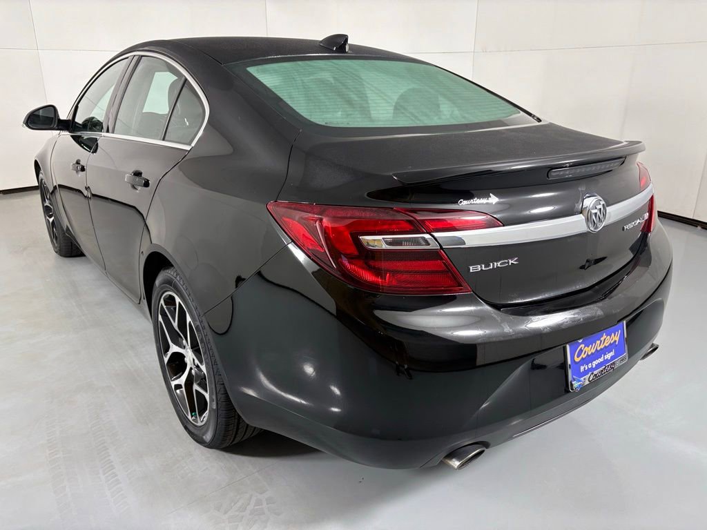 Used 2017 Buick Regal Sport Touring image 6