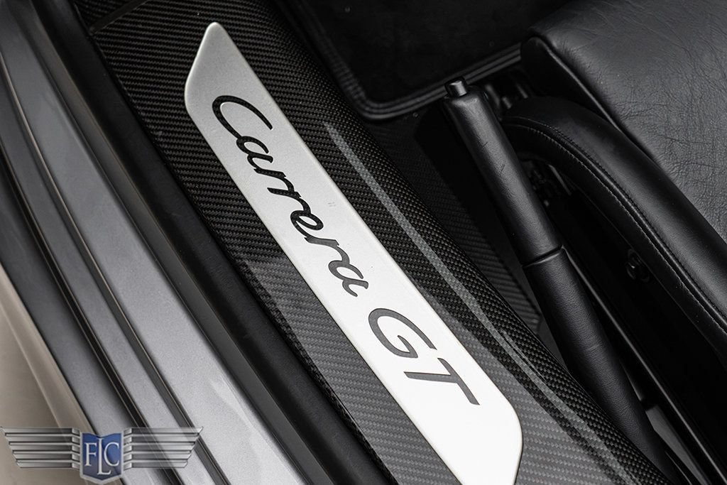 Used 2005 Porsche Carrera GT RWD image 13