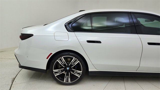 Used 2023 BMW 740i w/ Executive Package image 12