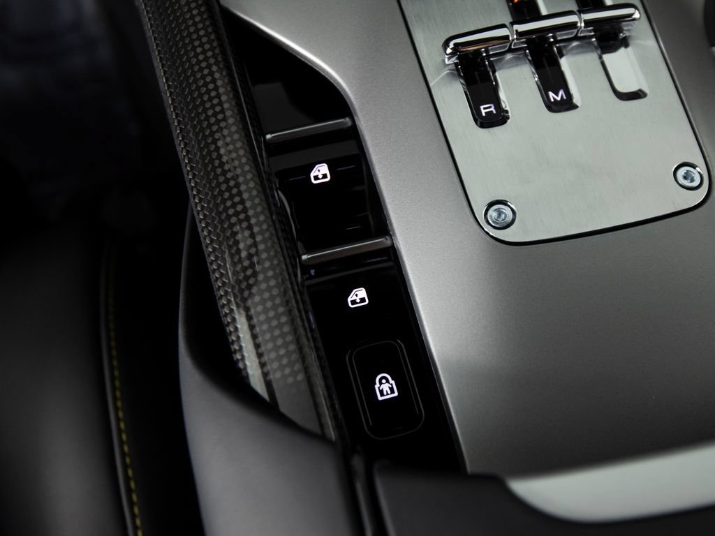 Used 2025 Ferrari Purosangue AWD/4WD image 22