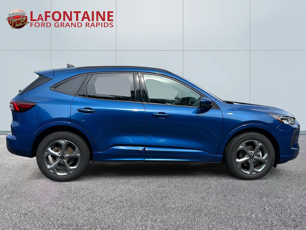 Certified 2023 Ford Escape ST-Line Select w/ Tech Pack #1 AWD/4WD image 8