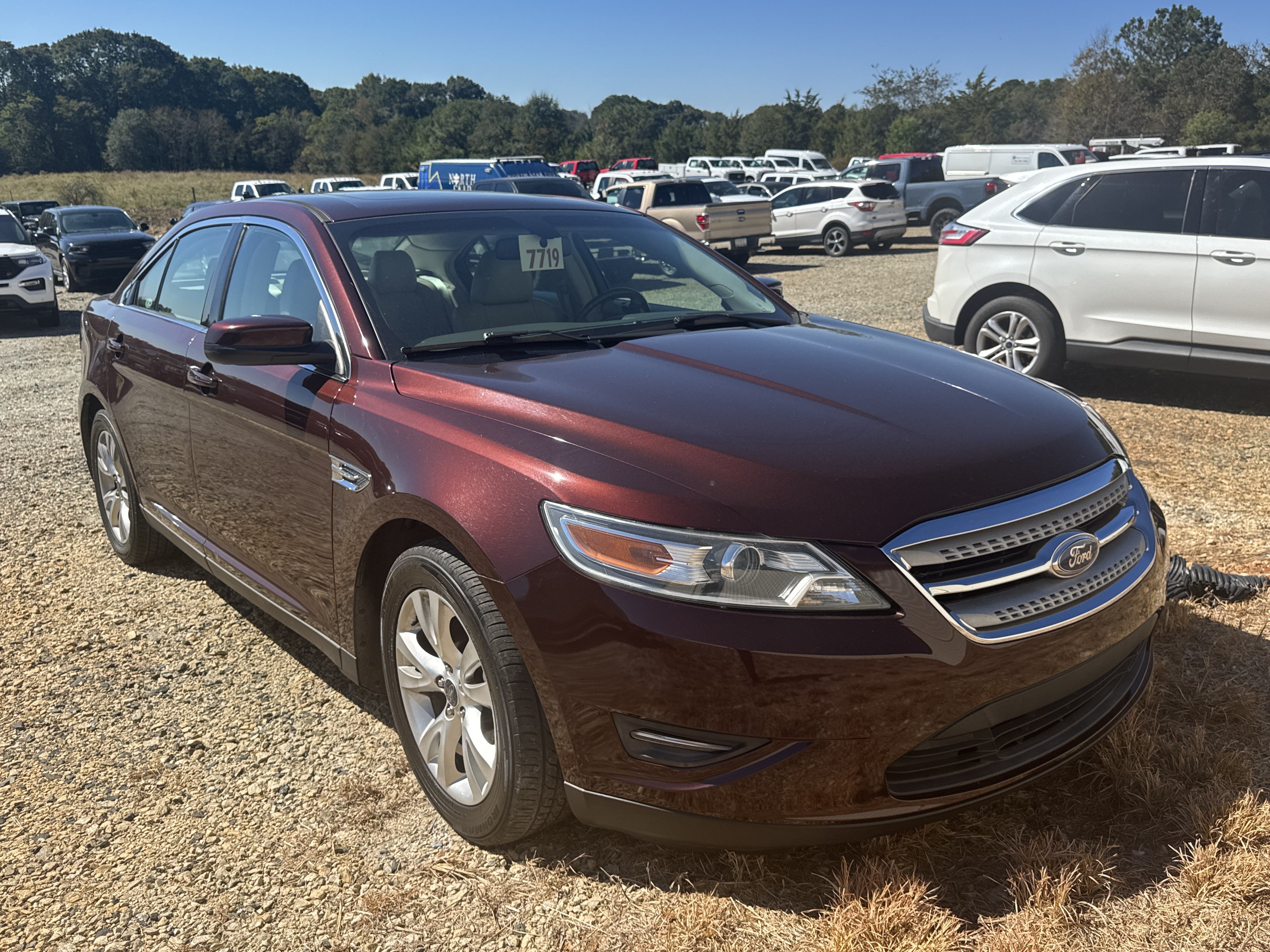 Used 2012 Ford Taurus SEL FWD image 4