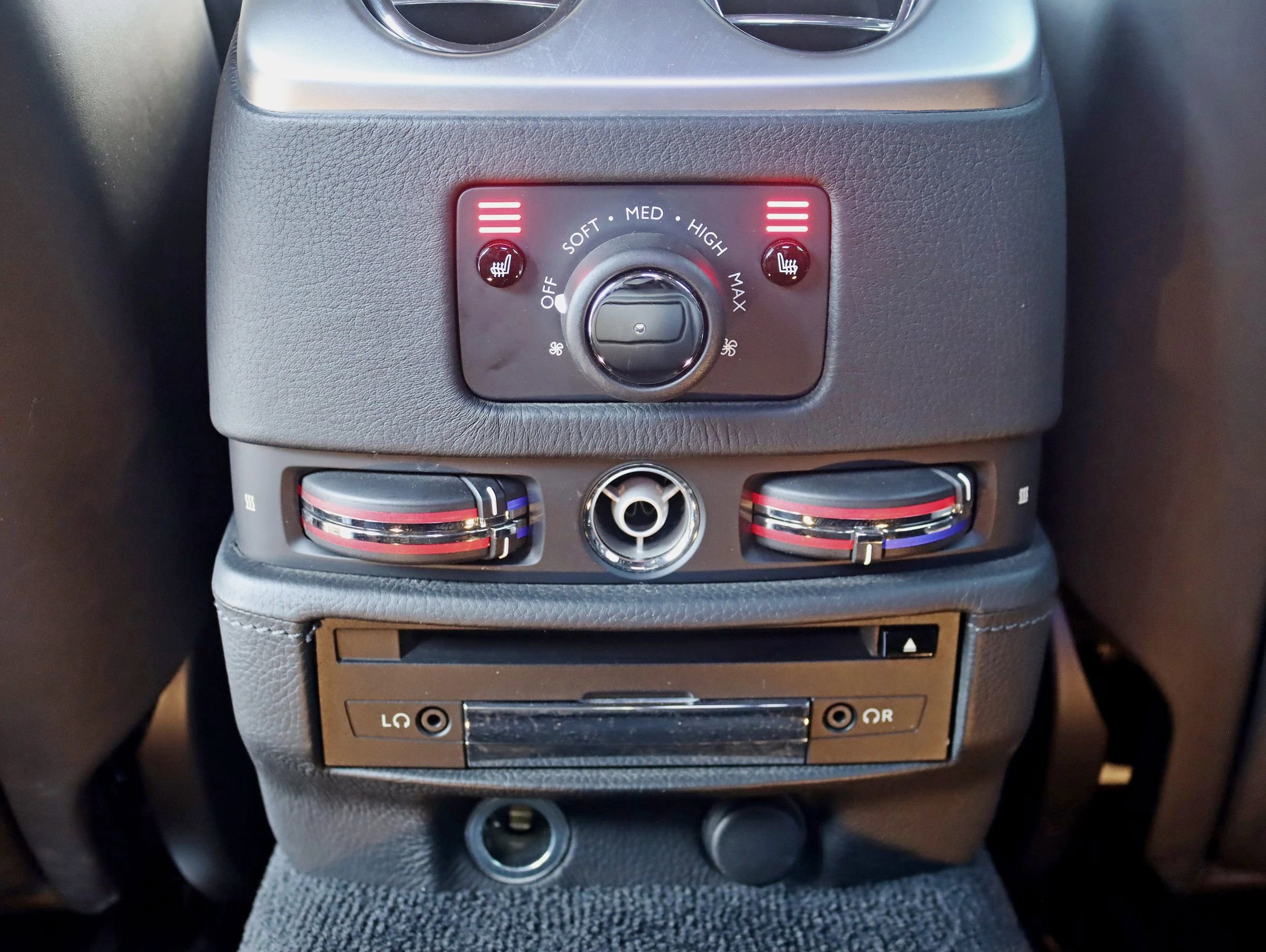 Used 2015 Rolls-Royce Ghost image 33
