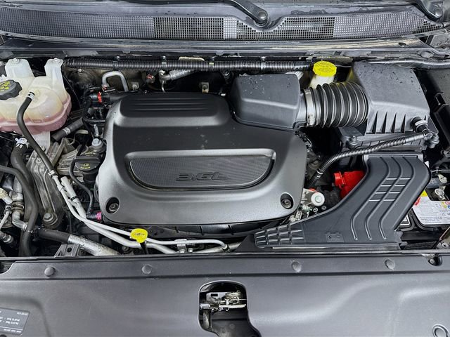 Used 2023 Chrysler Pacifica Touring-L image 30