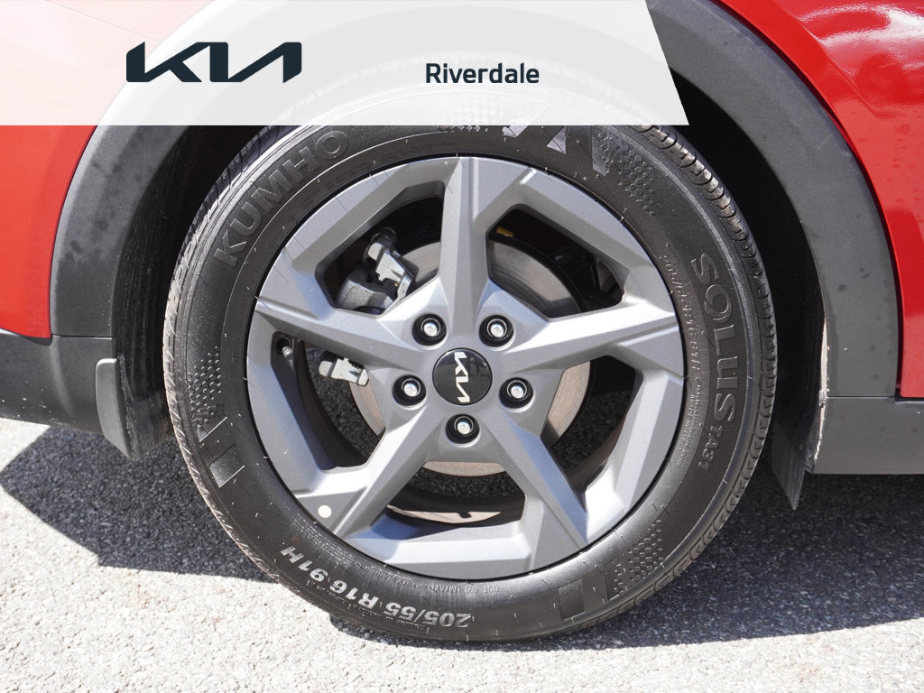 Used 2025 Kia K4 FWD image 17