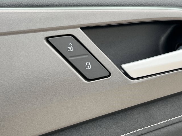 New 2025 Volkswagen Taos SE image 25