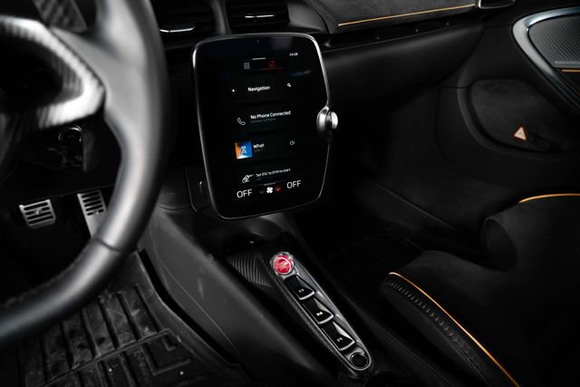 Used 2024 McLaren Artura image 22