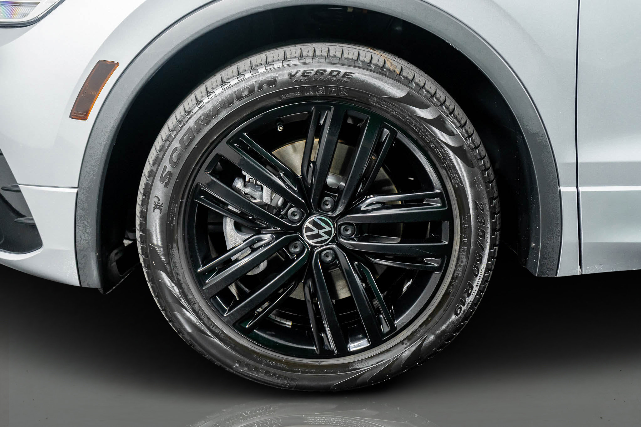 Used 2022 Volkswagen Tiguan SE R-Line image 7