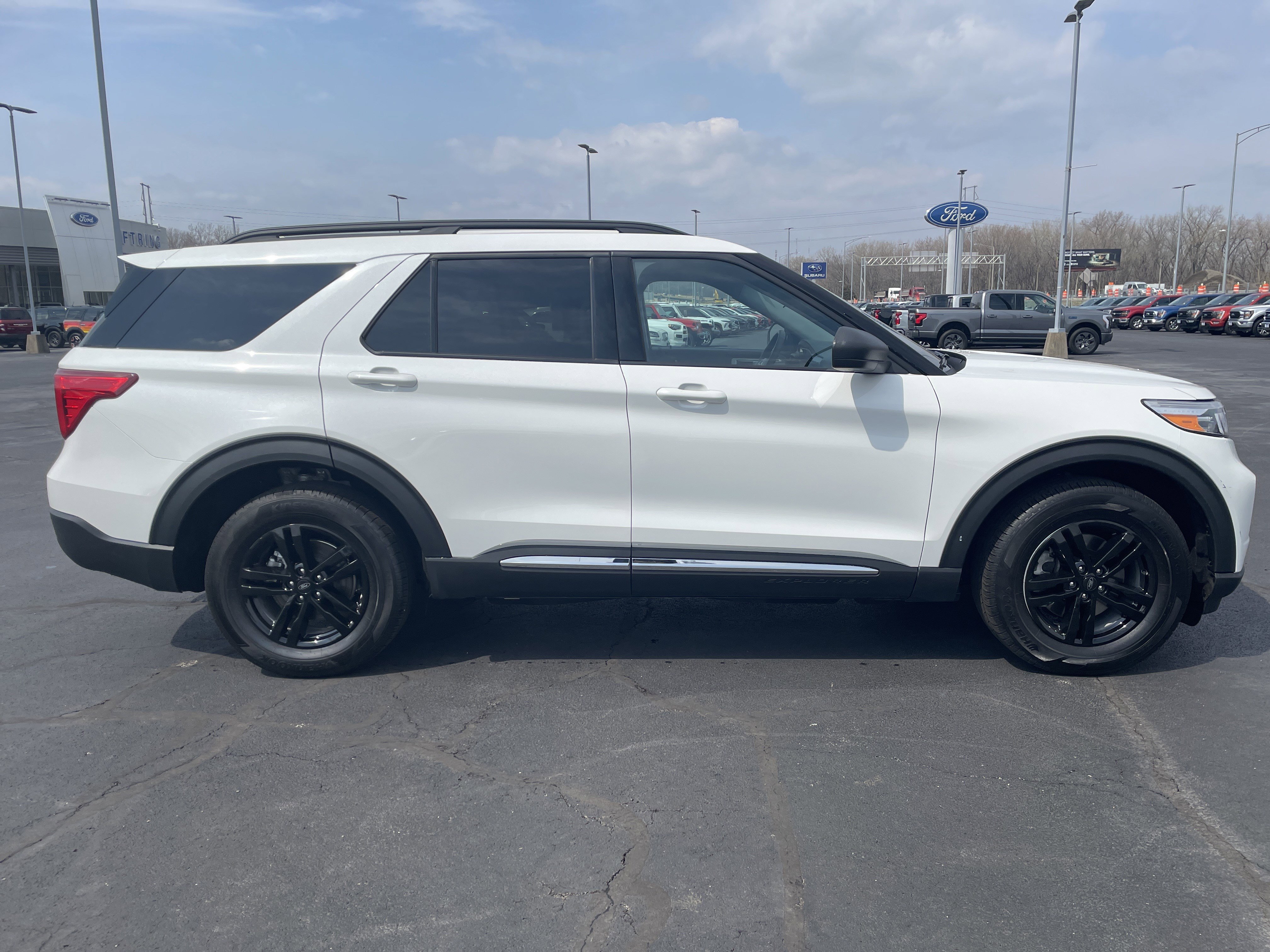 Used 2023 Ford Explorer XLT w/ Equipment Group 202A image 6