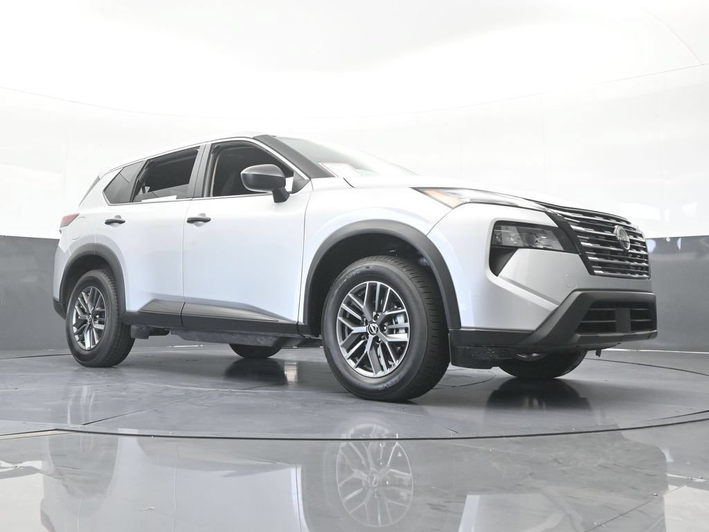 Used 2024 Nissan Rogue S FWD image 57