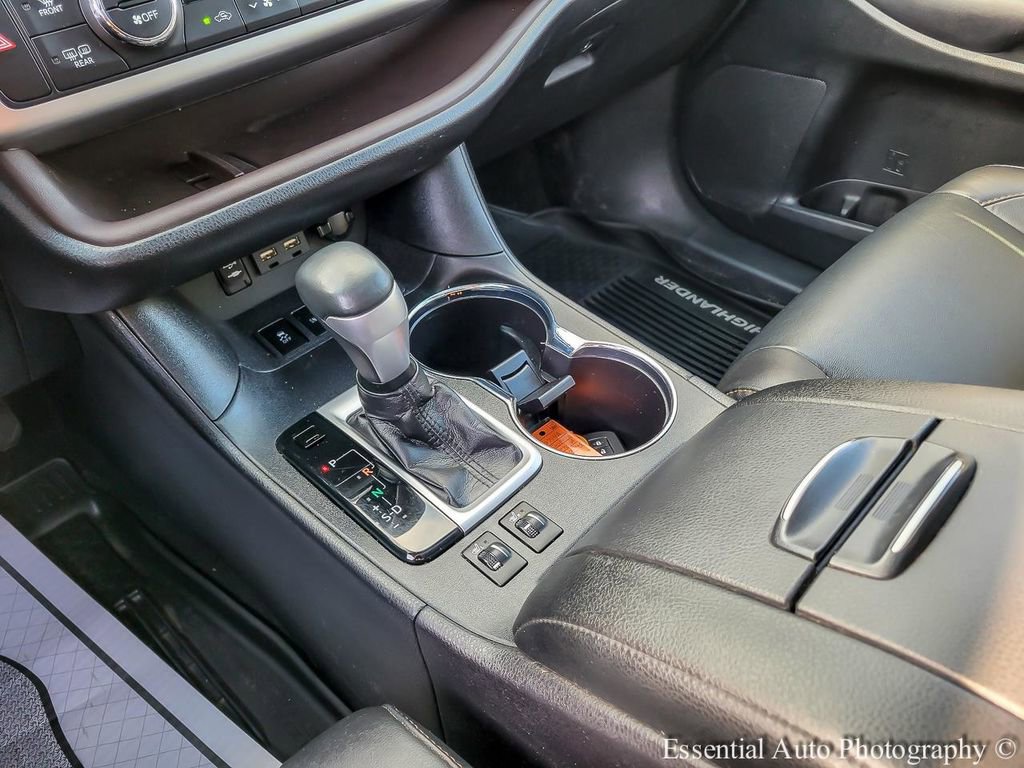 Used 2019 Toyota Highlander XLE AWD/4WD image 26