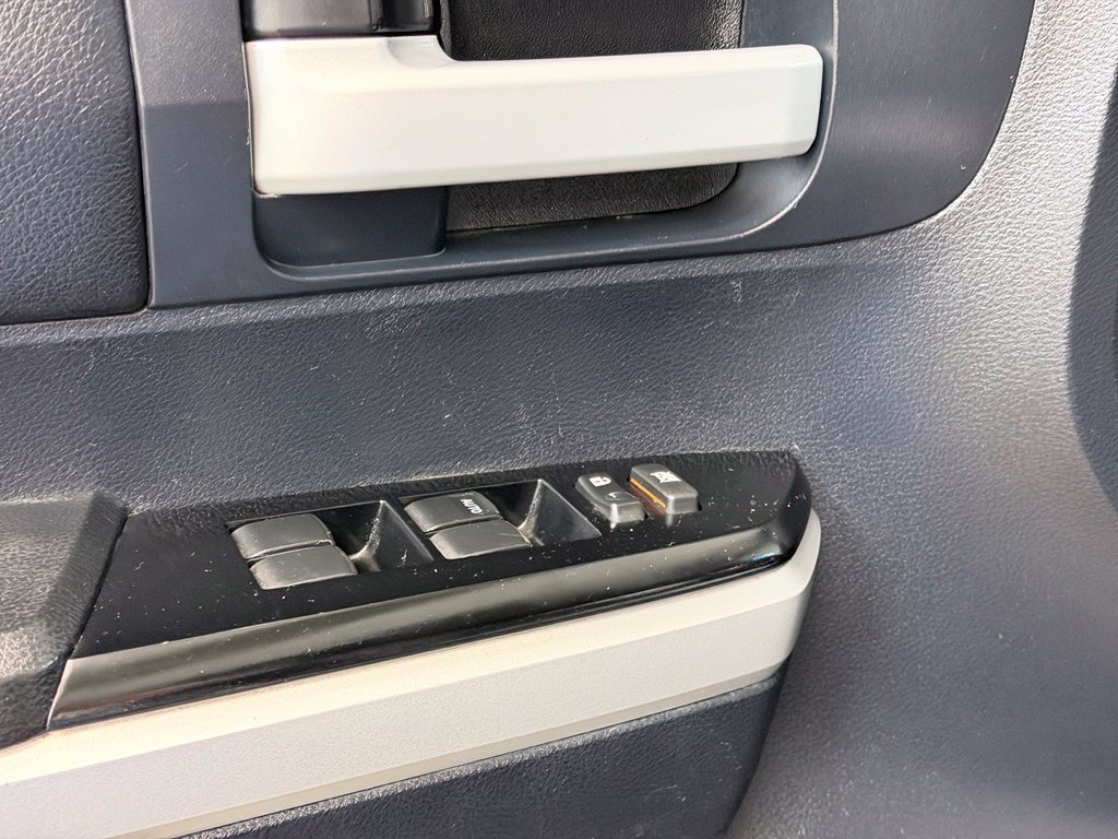 Used 2014 Toyota Tundra SR5 AWD/4WD image 11