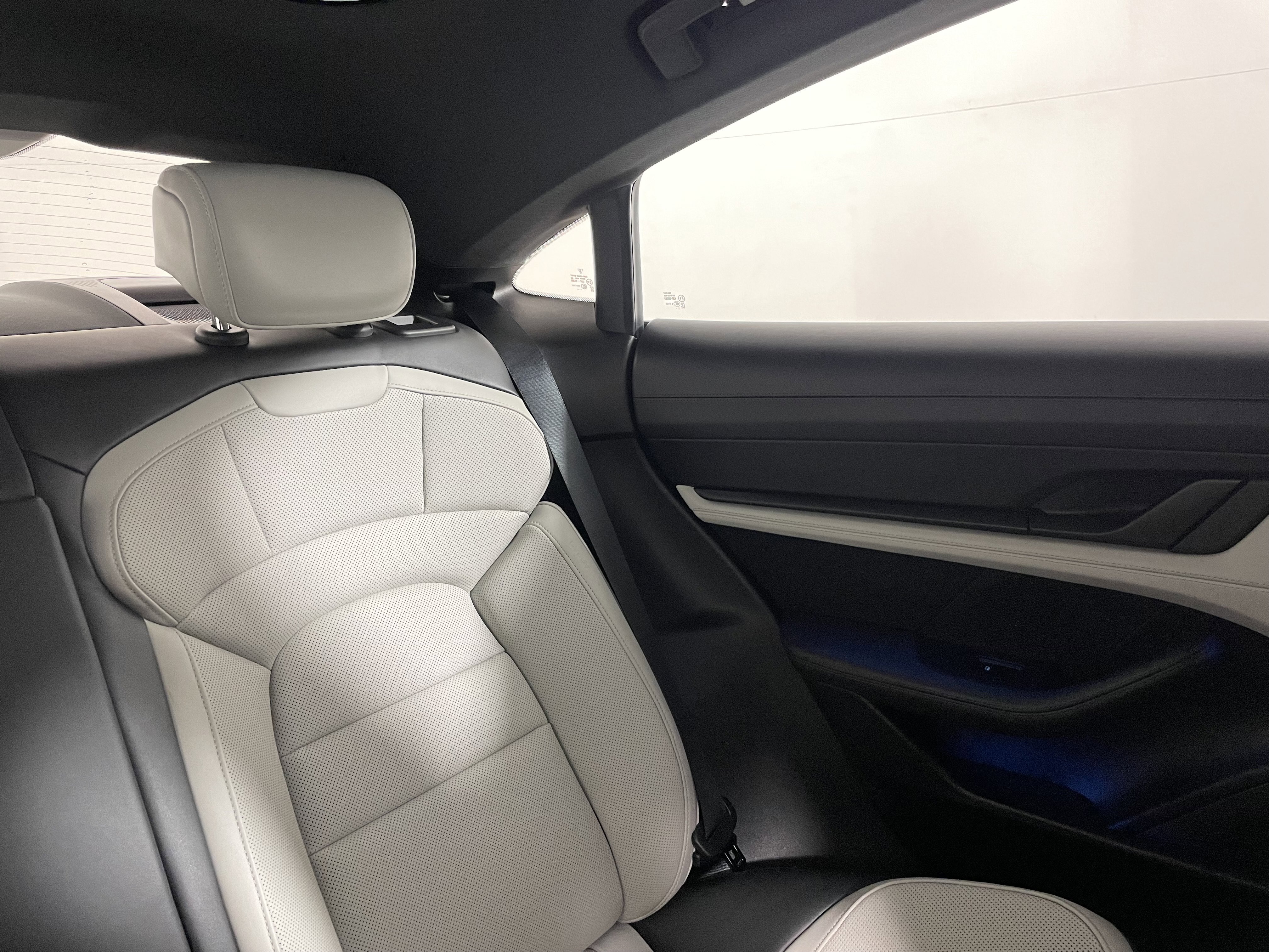 Certified 2022 Porsche Taycan 4S image 17