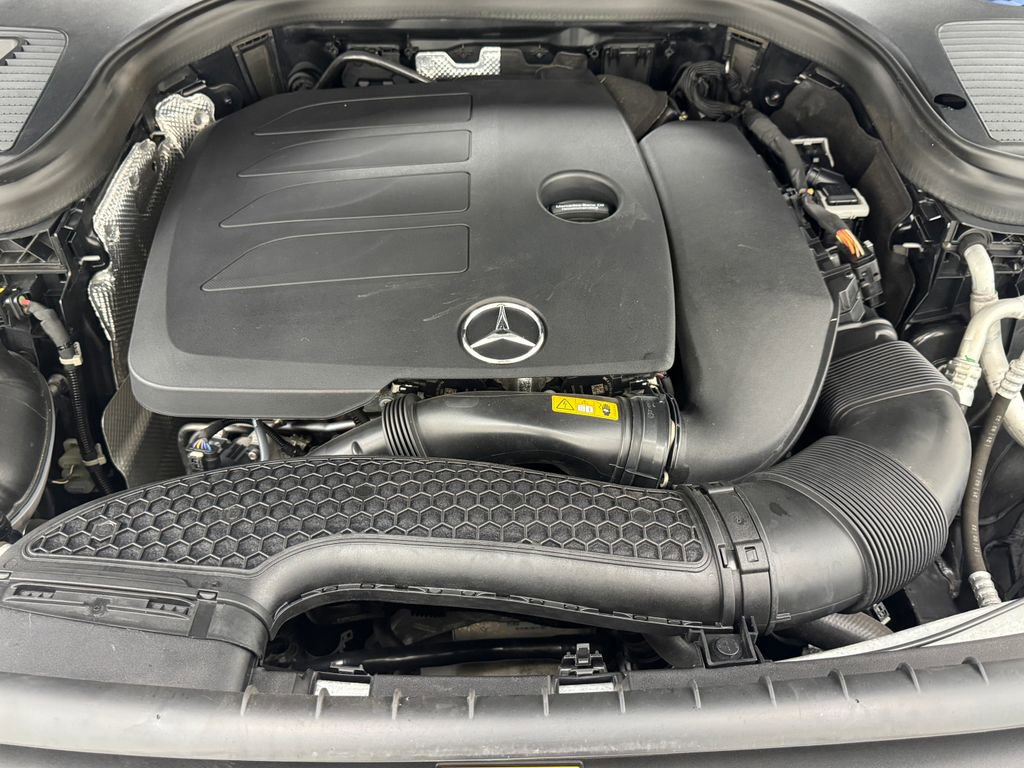 Used 2022 Mercedes-Benz GLC 300 4MATIC image 35