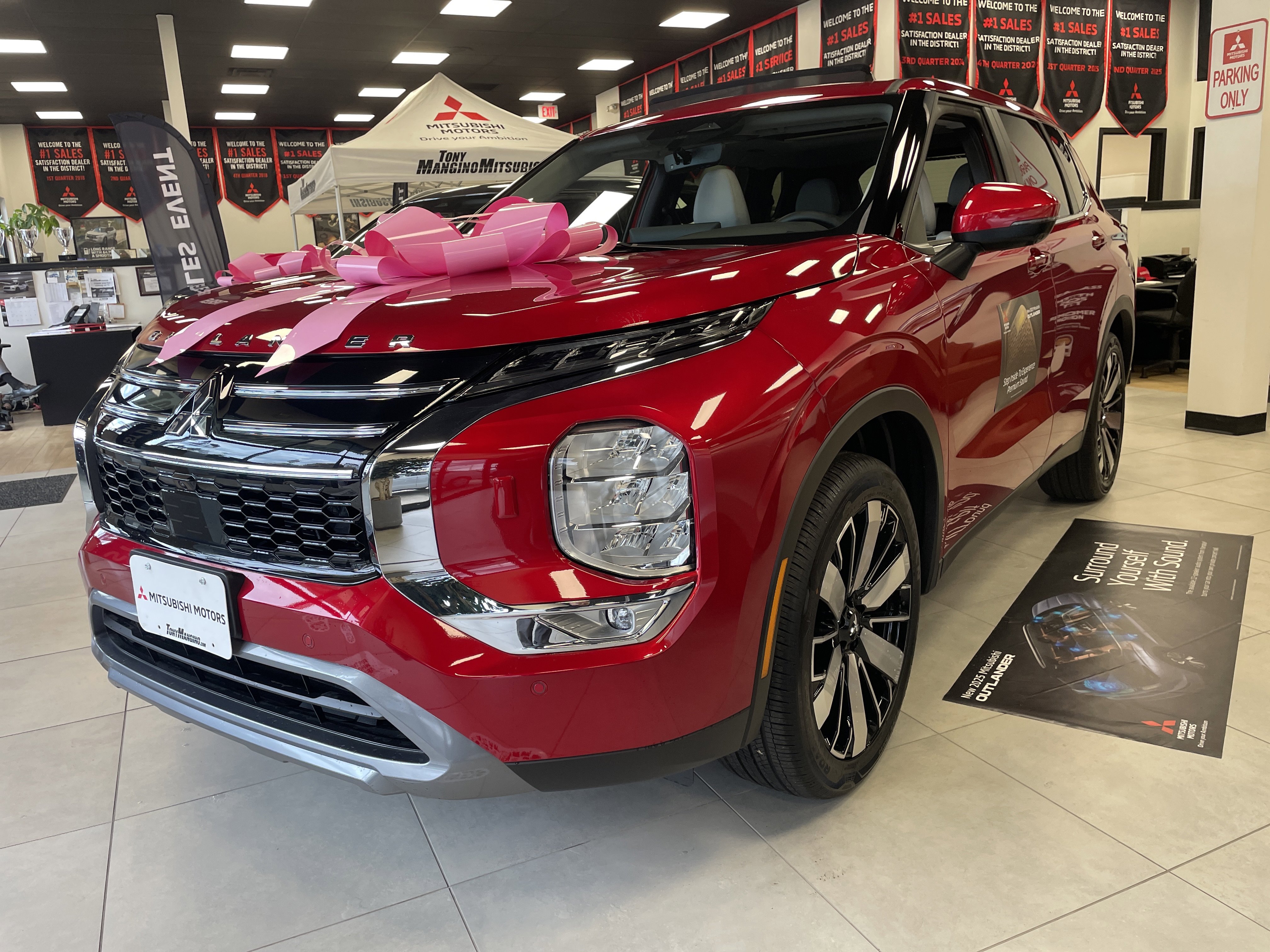 New 2025 Mitsubishi Outlander SE image 3