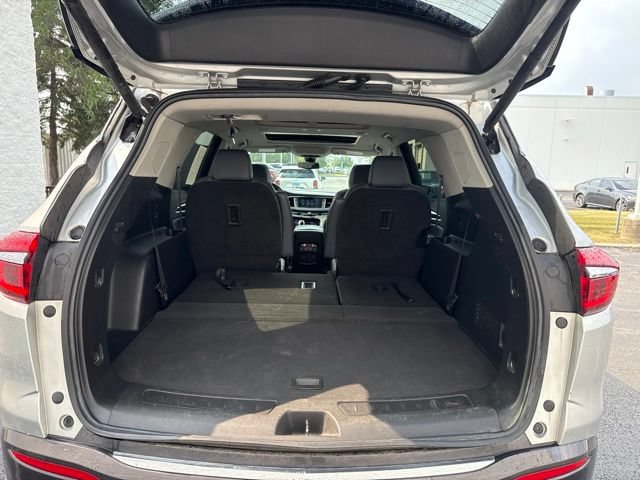 Used 2021 Buick Enclave Essence w/ Sound and Sites Package AWD/4WD image 9