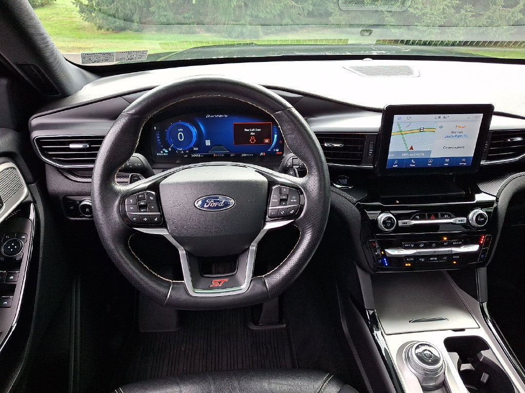 Used 2023 Ford Explorer ST w/ Equipment Group 401A AWD/4WD image 2