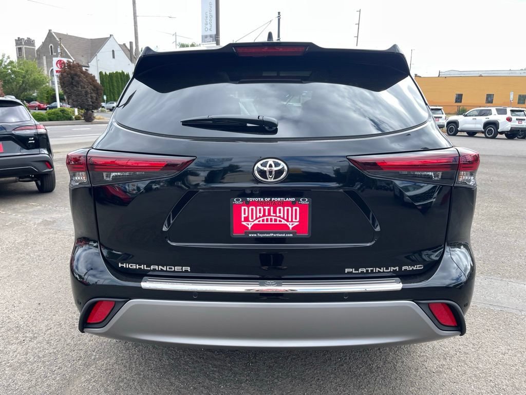 New 2026 Toyota Highlander Platinum AWD/4WD image 7