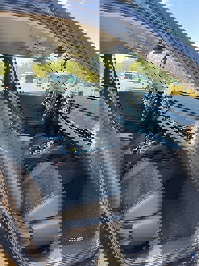 Used 2024 Mitsubishi Outlander SE image 9