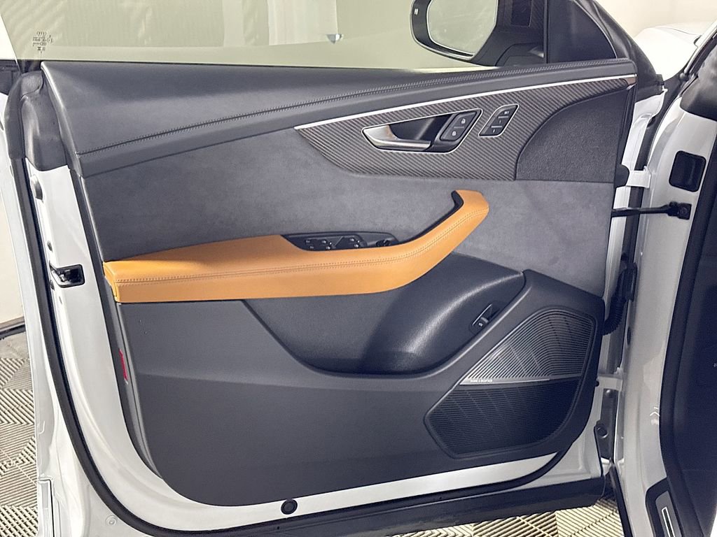 Used 2025 Audi RS Q8 performance image 11