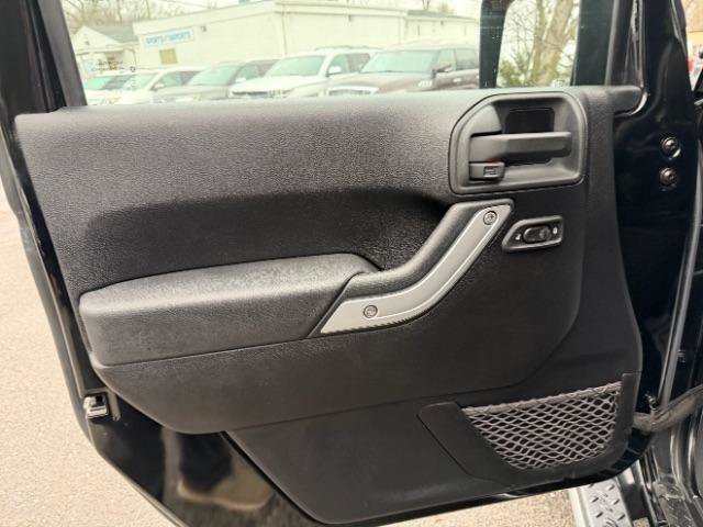 Used 2014 Jeep Wrangler Sahara w/ Mopar Chrome Edition Group image 17