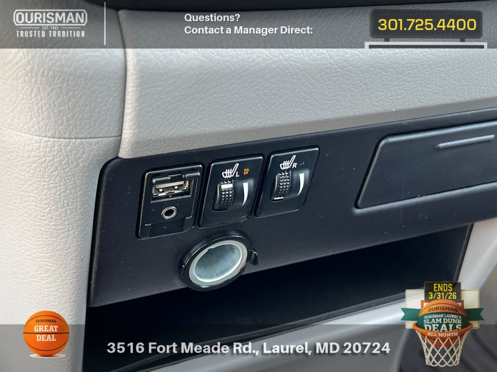 Used 2015 Toyota Sienna XLE w/ XLE Navigation Package image 28