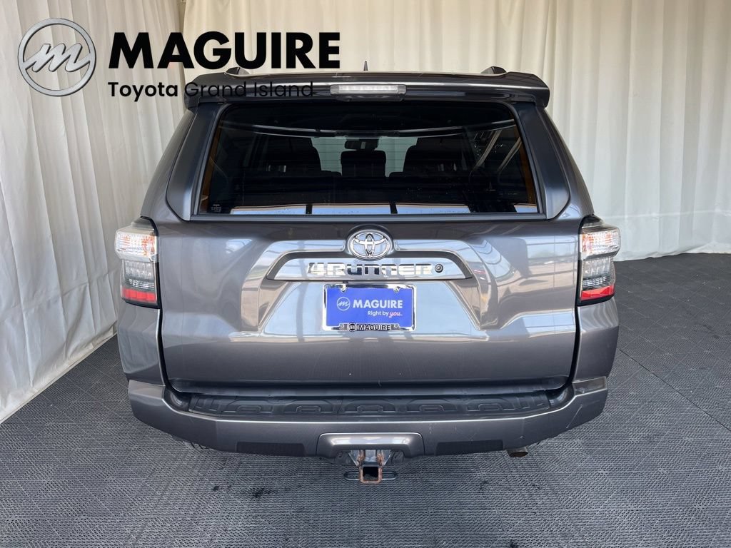 Used 2020 Toyota 4Runner SR5 AWD/4WD image 30