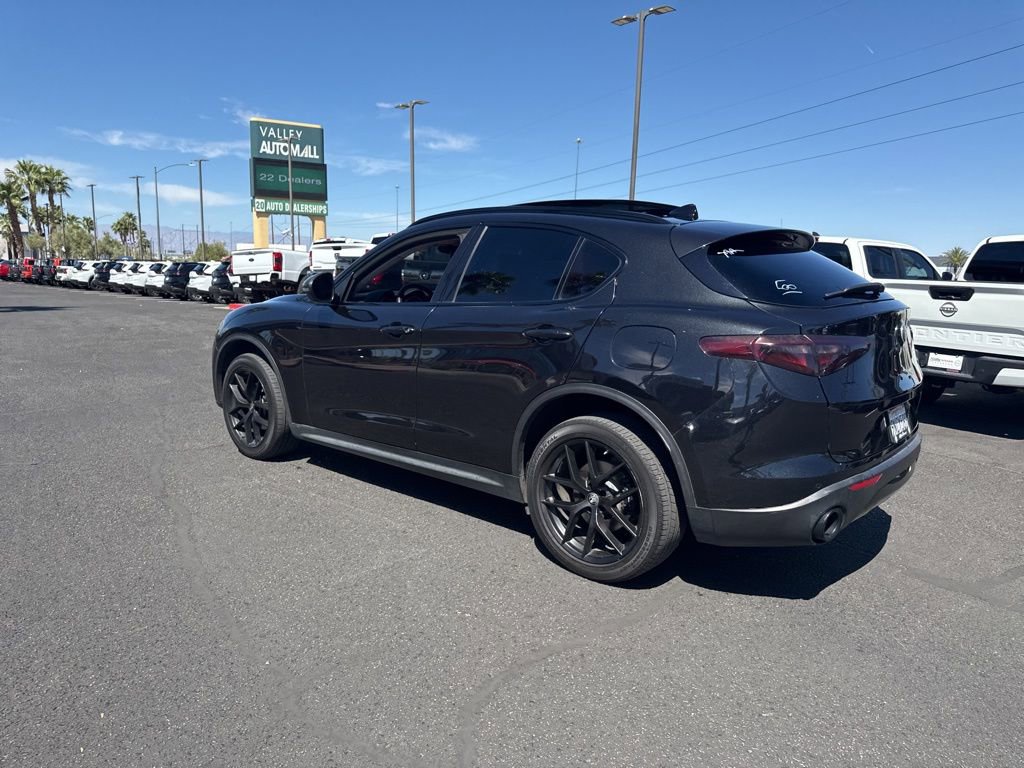 Used 2020 Alfa Romeo Stelvio w/ Nero Edizione image 11