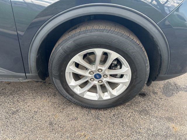 Used 2022 Ford Escape SE w/ Cold Weather Package image 39