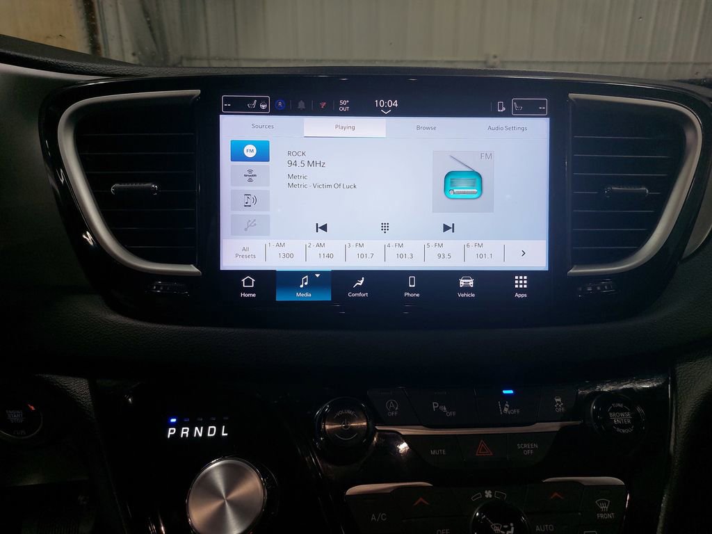Used 2025 Chrysler Pacifica Select FWD image 19