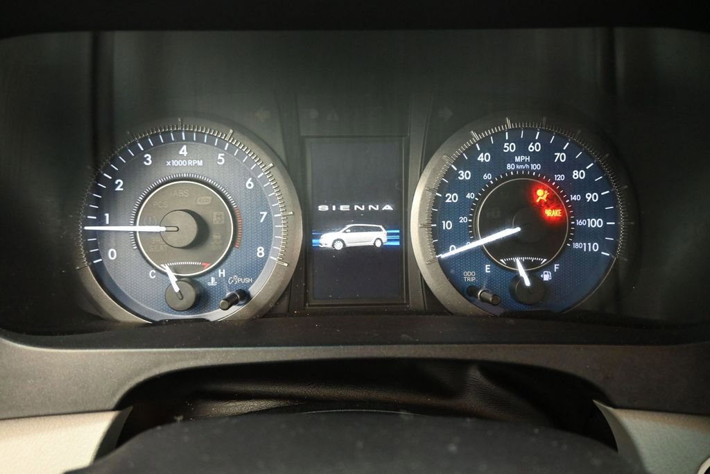 Used 2015 Toyota Sienna XLE Premium FWD image 15