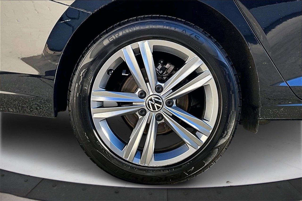 Used 2024 Volkswagen Jetta SE image 34