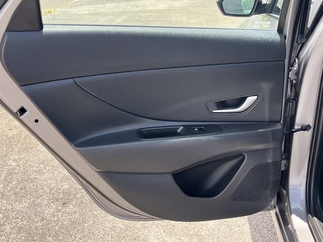 Used 2023 Hyundai Elantra SEL FWD image 17