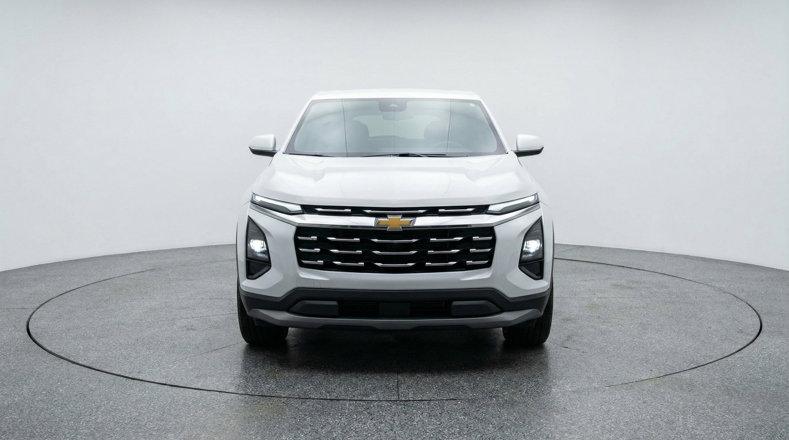 Used 2025 Chevrolet Equinox LT image 2
