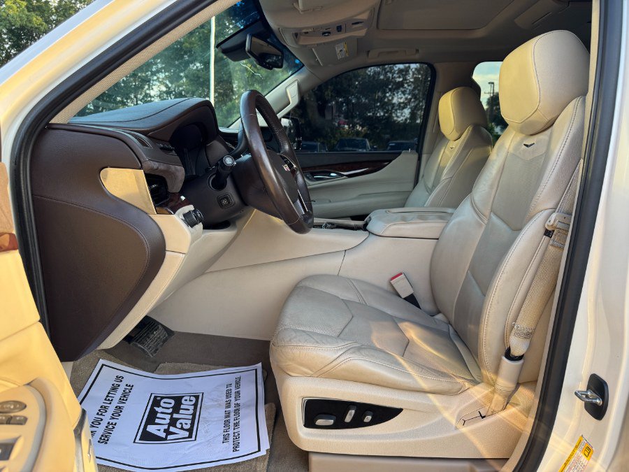 Used 2015 Cadillac Escalade Premium AWD/4WD image 15