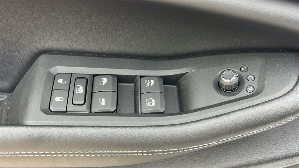 New 2025 Jeep Grand Cherokee L Laredo image 19