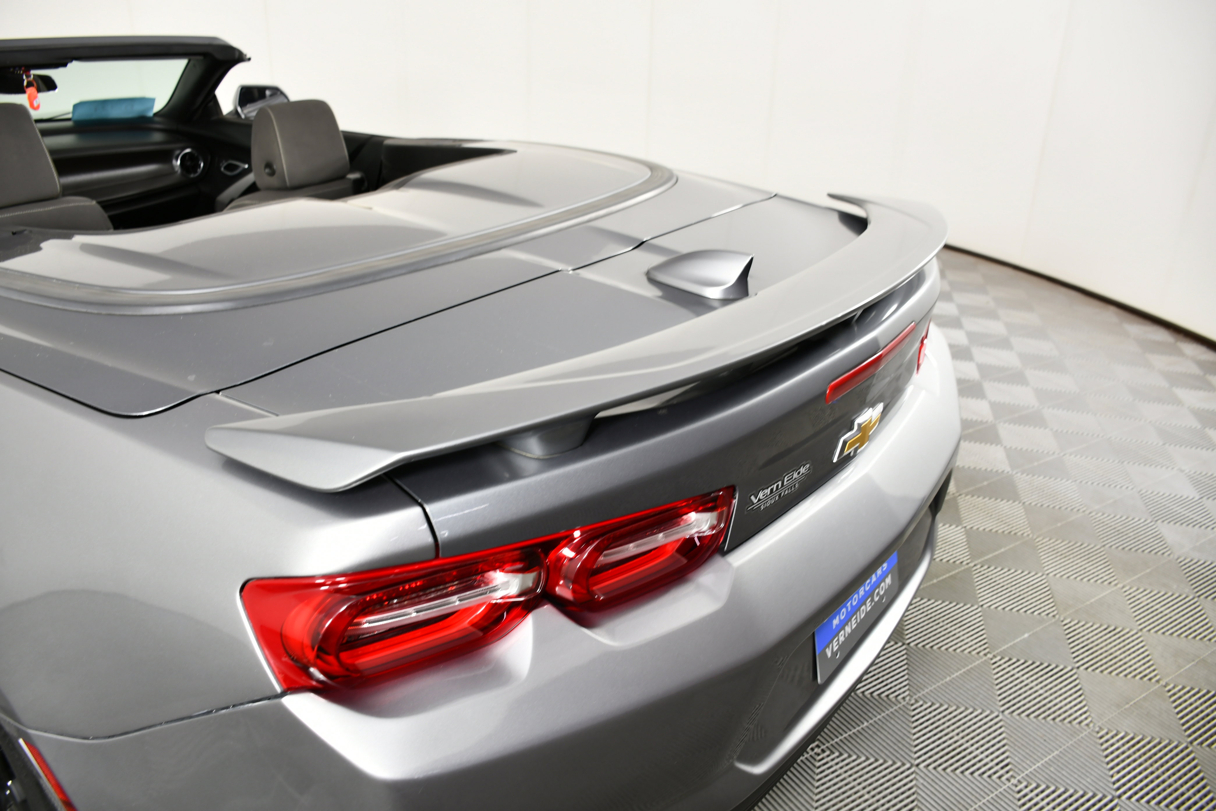 Used 2020 Chevrolet Camaro LT image 18
