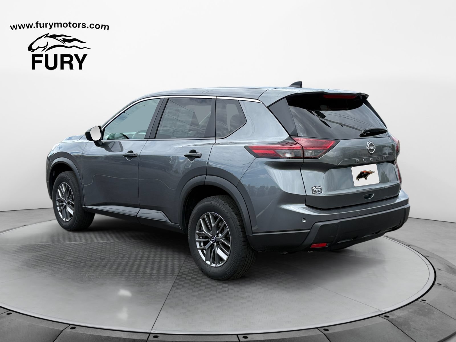 Used 2024 Nissan Rogue S FWD image 5
